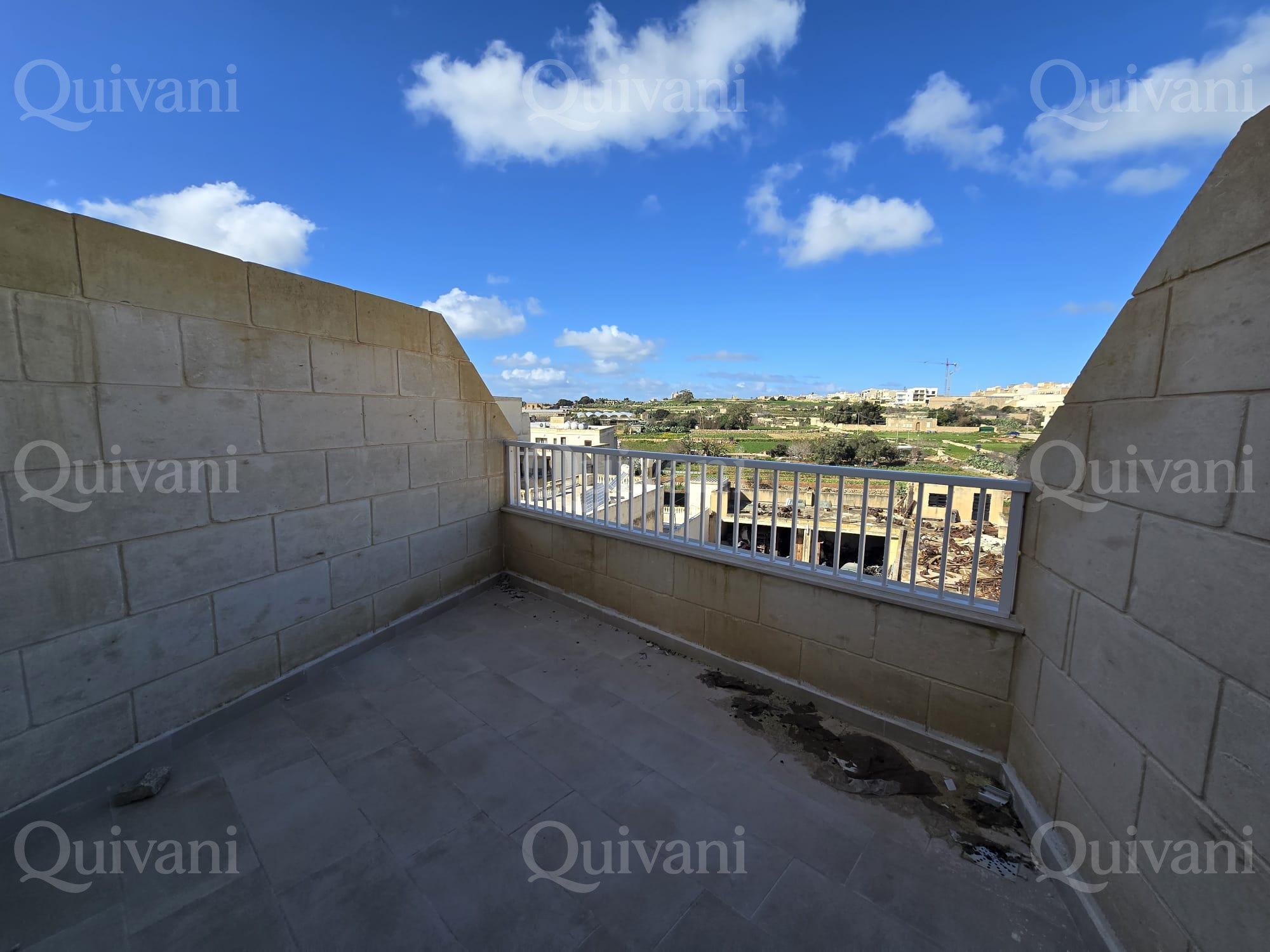 Ghajnsielem Shell form Penthouse