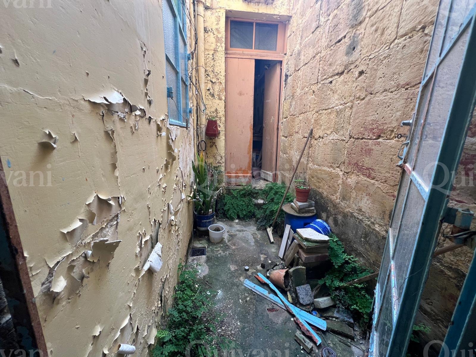 Zabbar Unconverted Townhouse