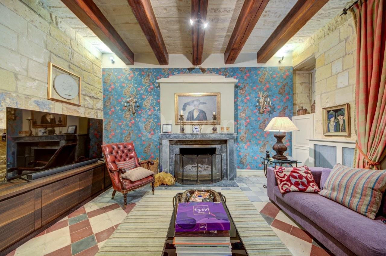 Cospicua Converted House of Character - Very exclusive 5 bed