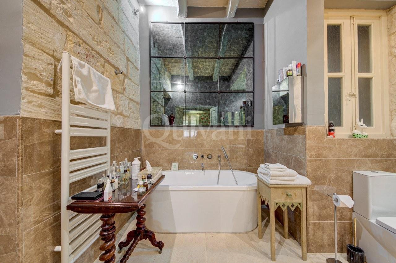 Cospicua Converted House of Character - Very exclusive 5 bed