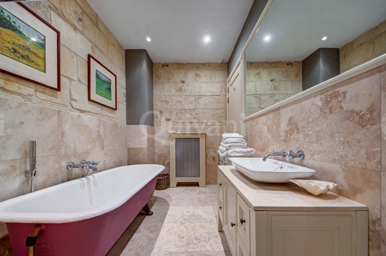 Cospicua Converted House of Character - Very exclusive 5 bed