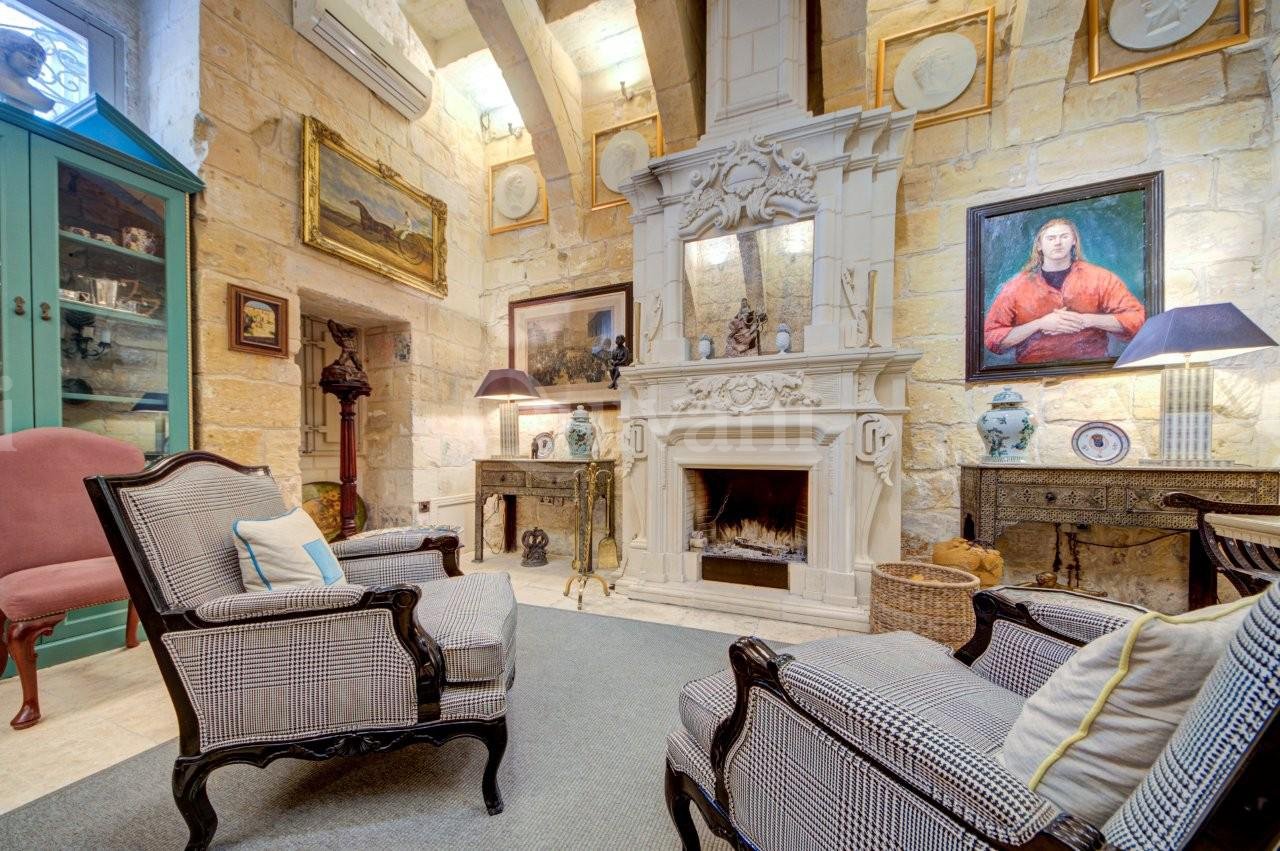 Cospicua Converted House of Character - Very exclusive 5 bed