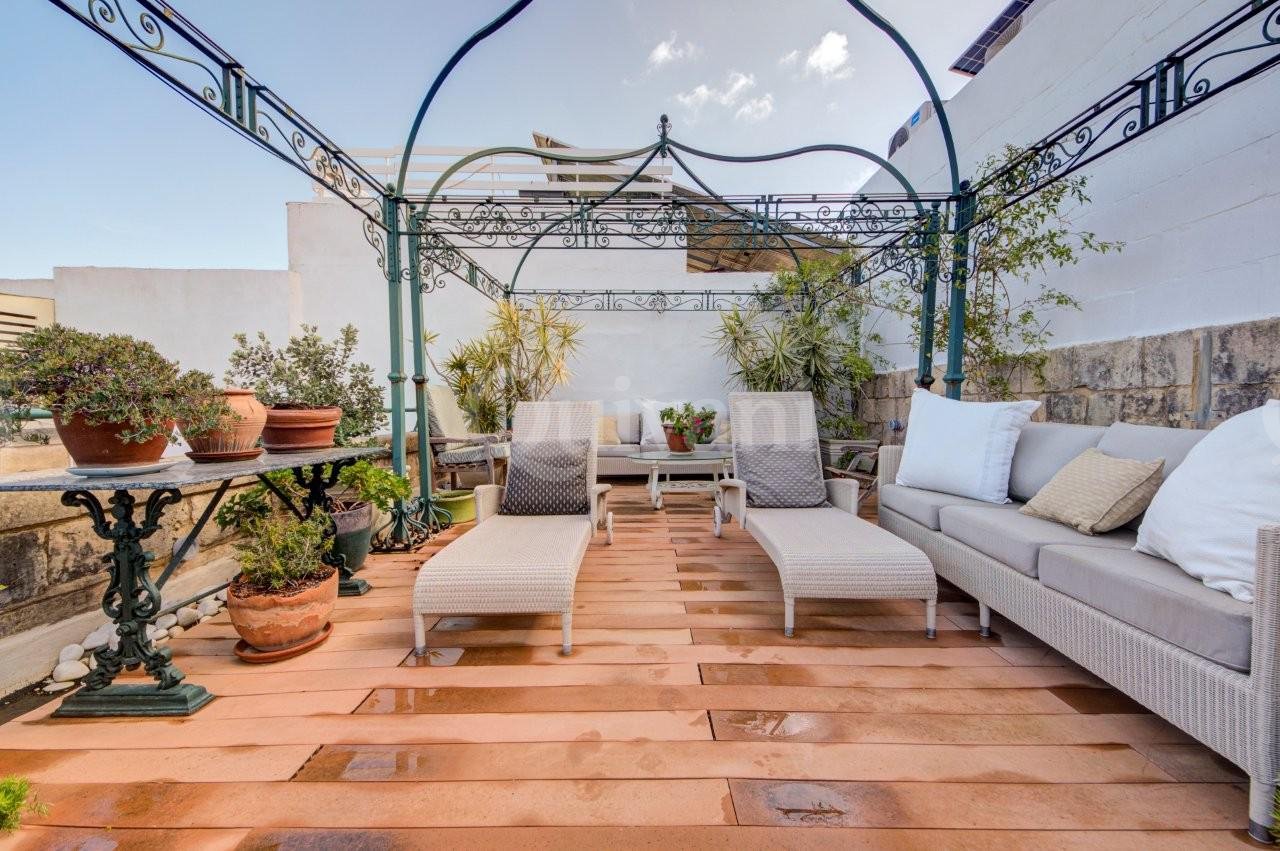 Cospicua Converted House of Character - Very exclusive 5 bed