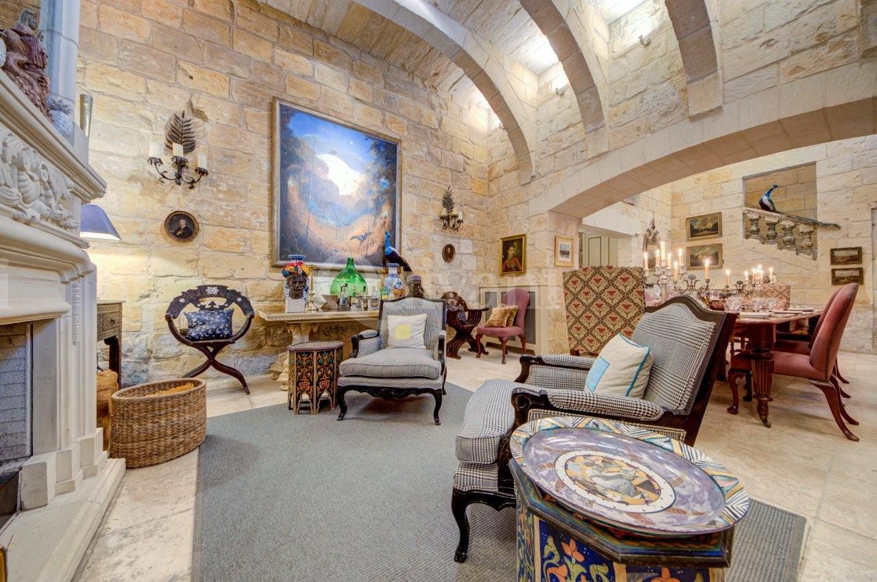 Cospicua Converted House of Character - Very exclusive 5 bed
