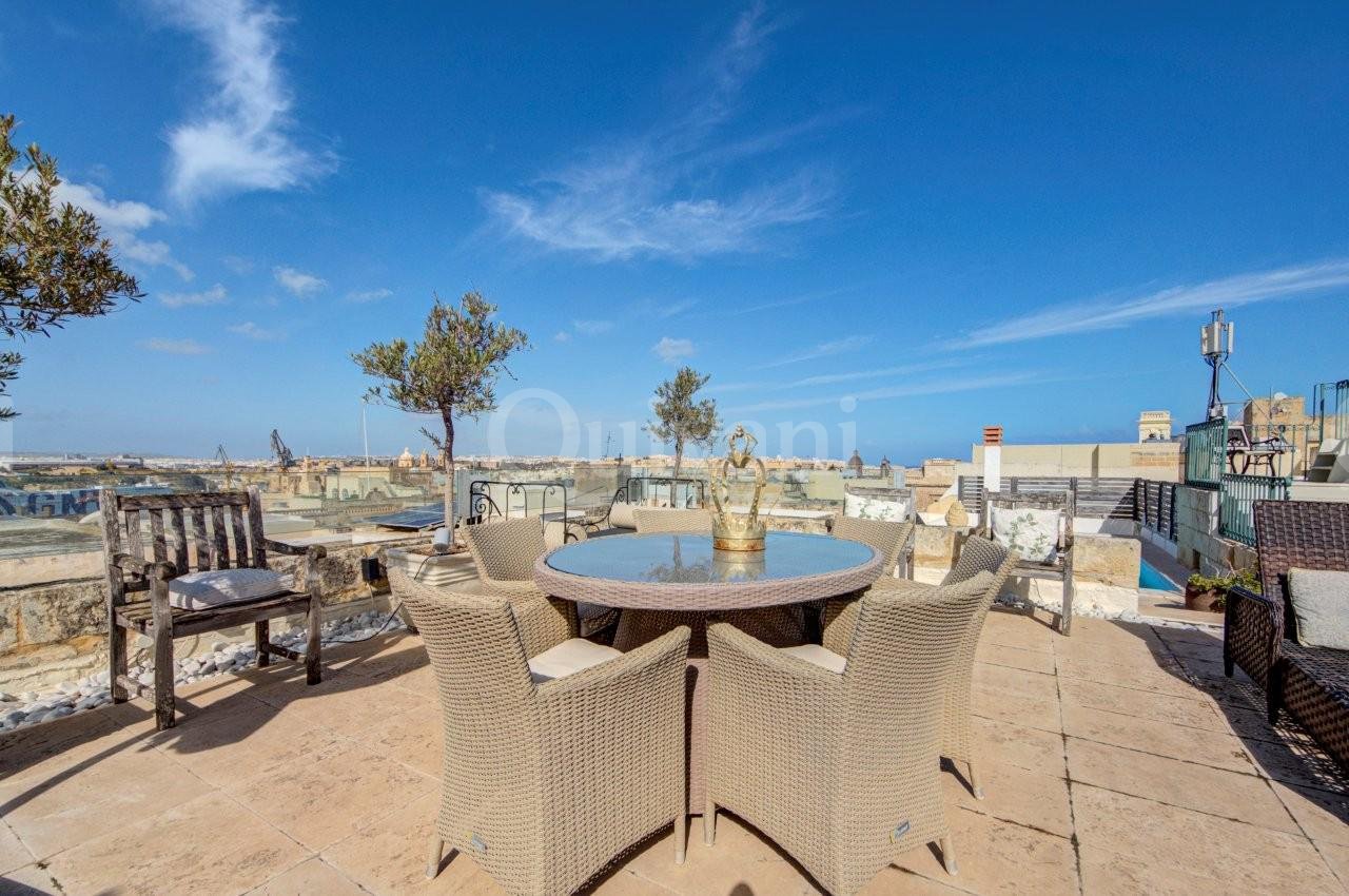 Cospicua Converted House of Character - Very exclusive 5 bed