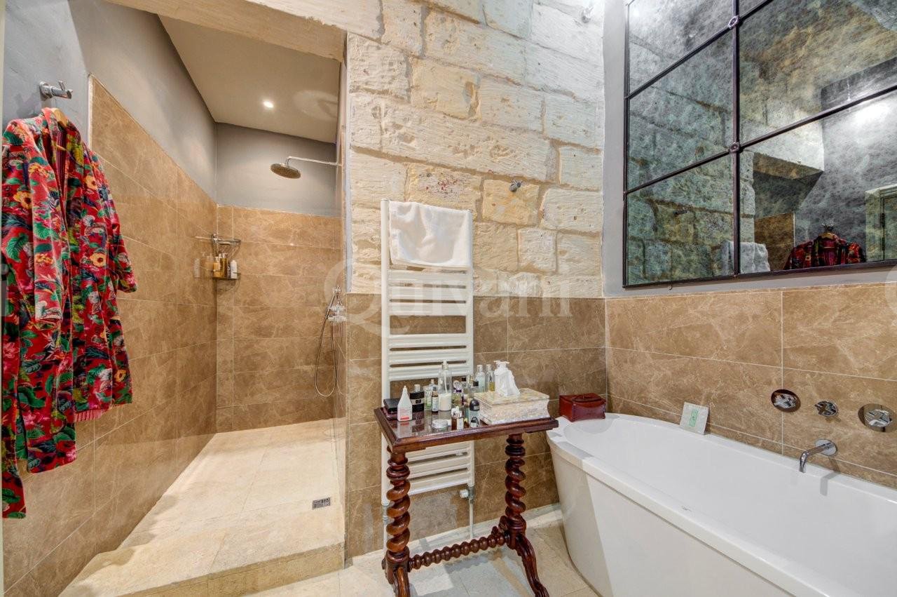 Cospicua Converted House of Character - Very exclusive 5 bed