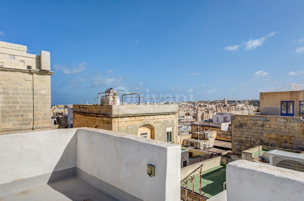 Senglea Converted CornerTownhouse