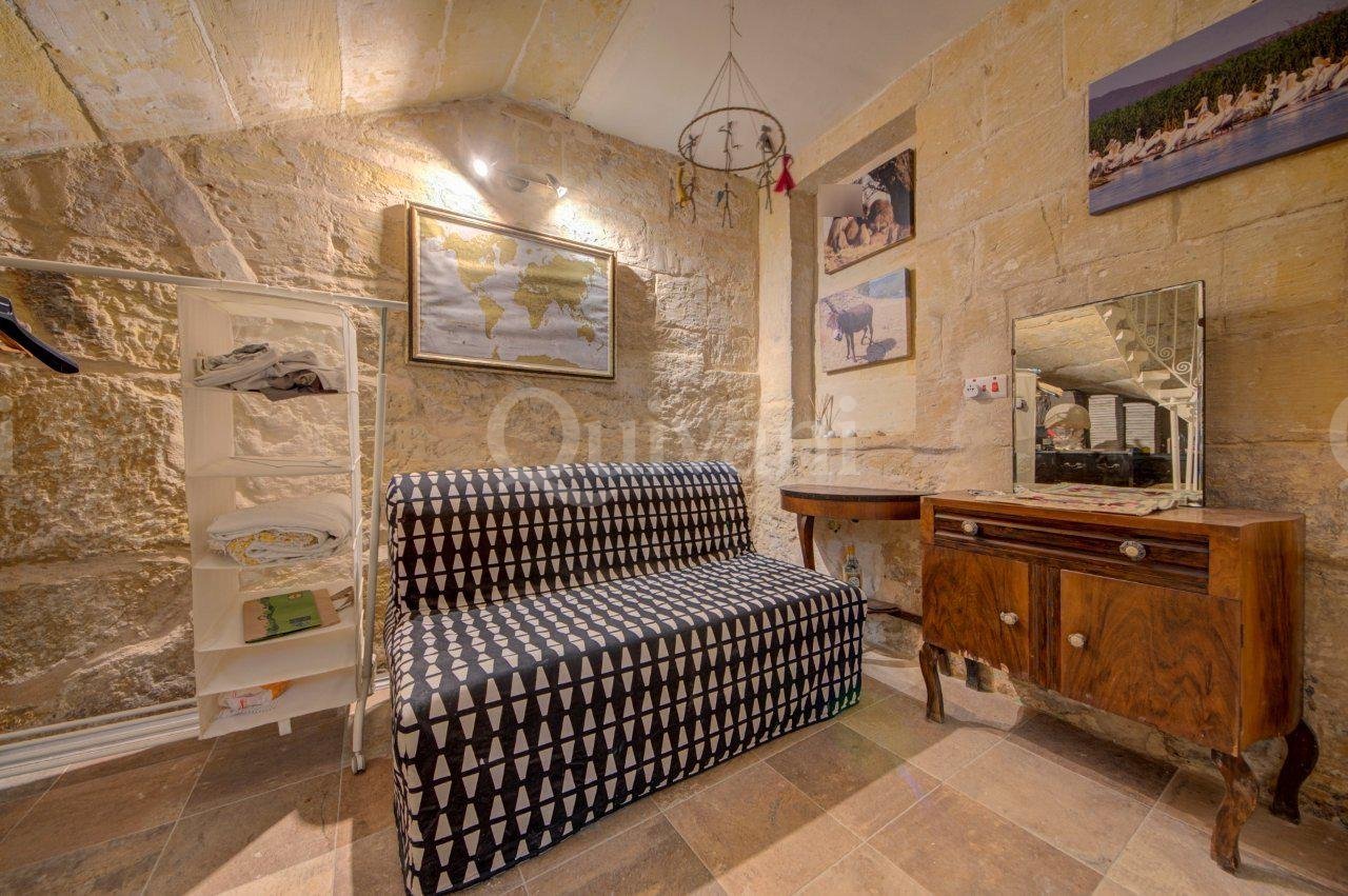 Senglea Converted CornerTownhouse