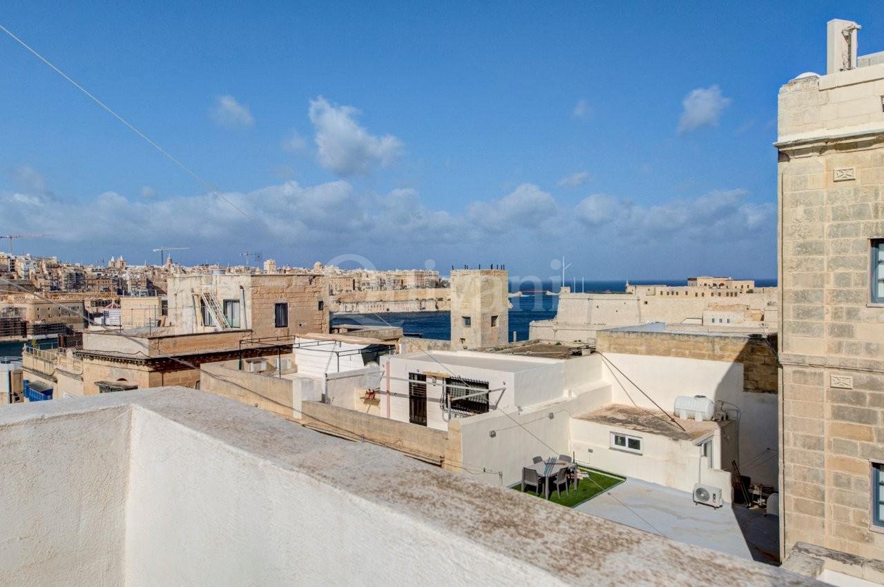 Senglea Converted CornerTownhouse
