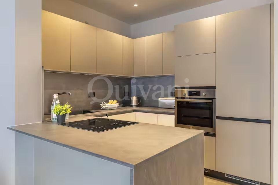 Pembroke, Furnished, Apartment
