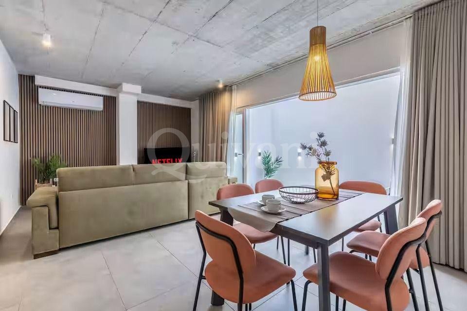 Pembroke, Furnished, Apartment