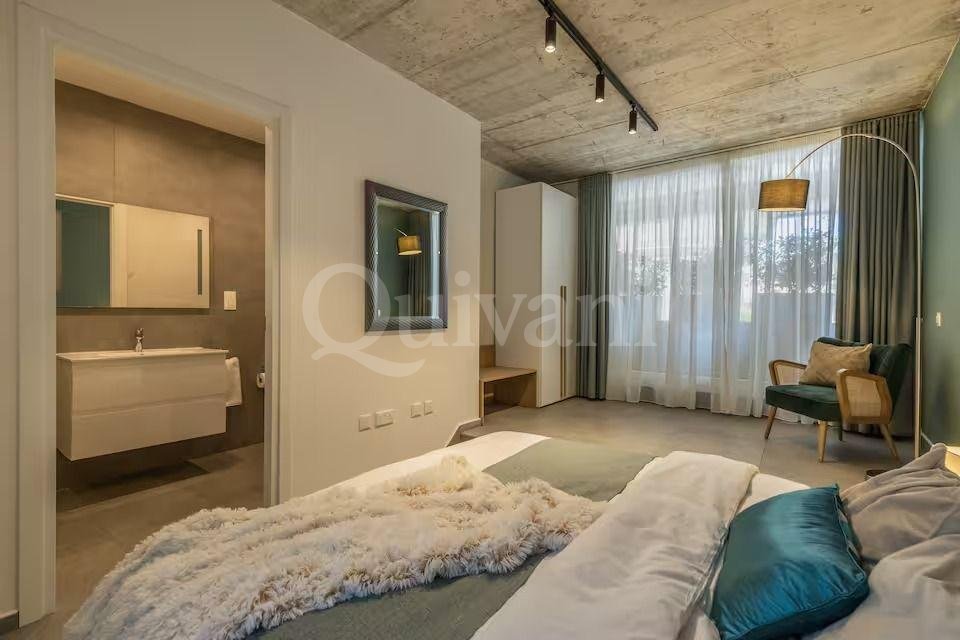 Pembroke, Furnished, Penthouse