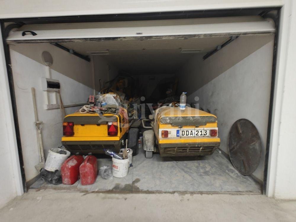 Lija, Finished Garage