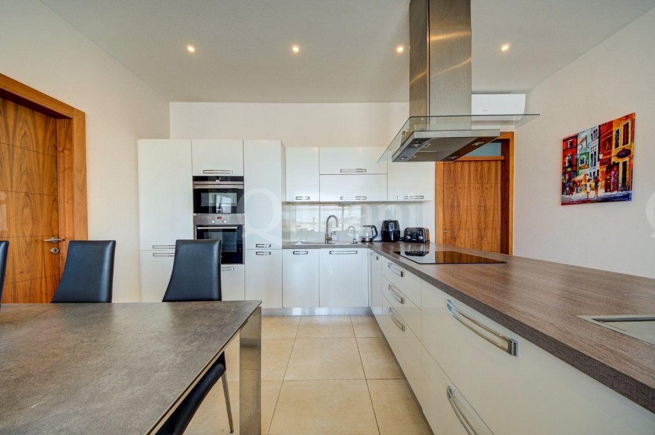 Mosta, Finished, Penthouse