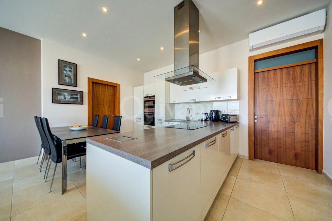 Mosta, Finished, Penthouse
