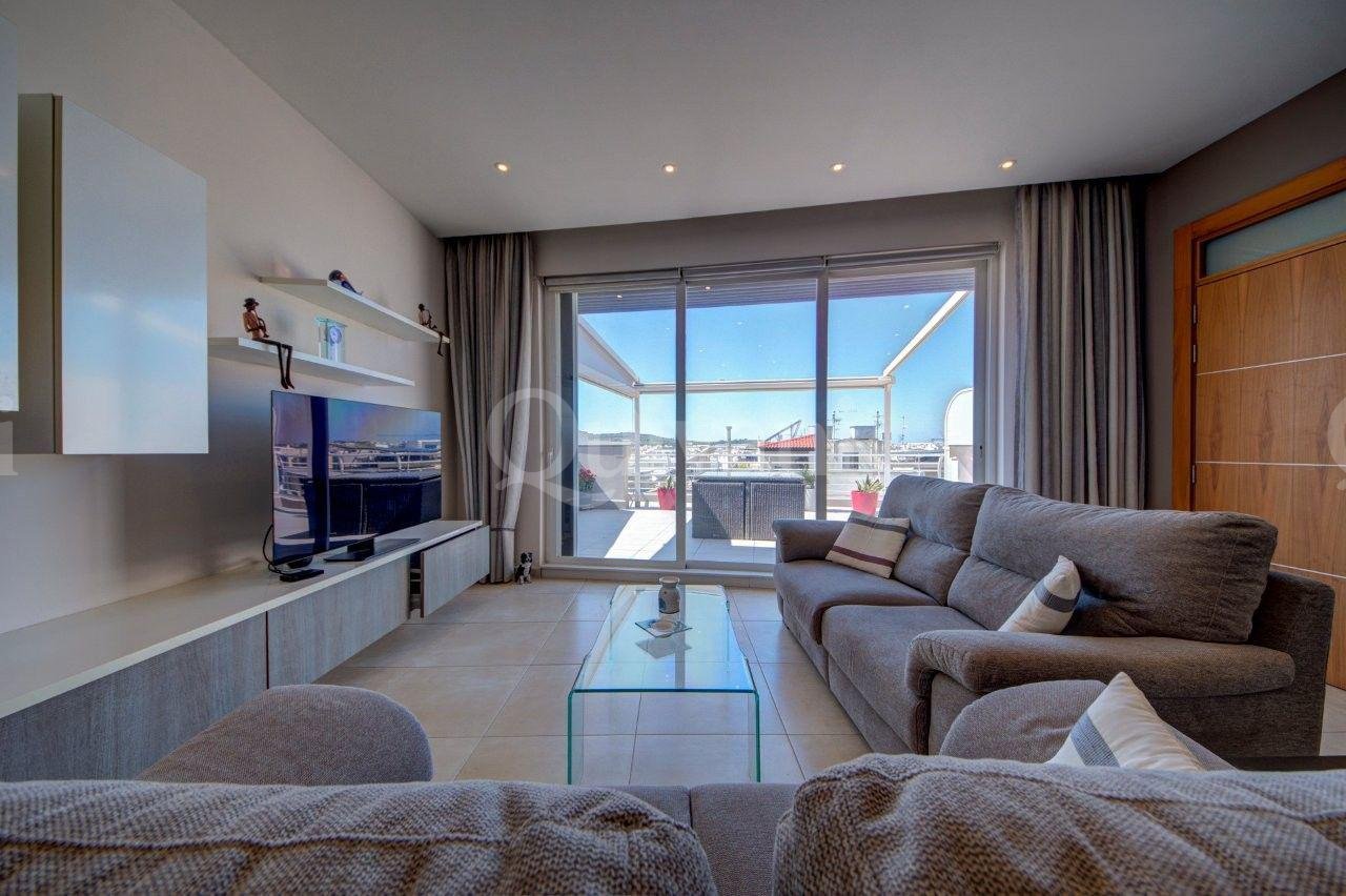 Mosta, Finished, Penthouse
