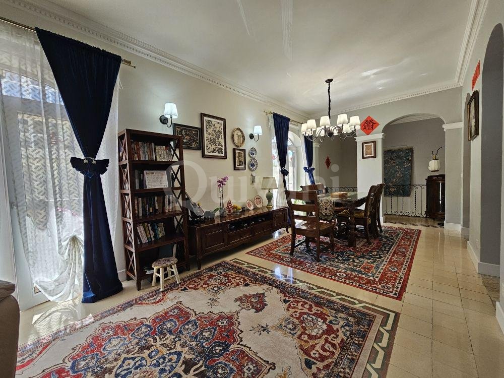 First Floor Duplex Maisonette + Terraces