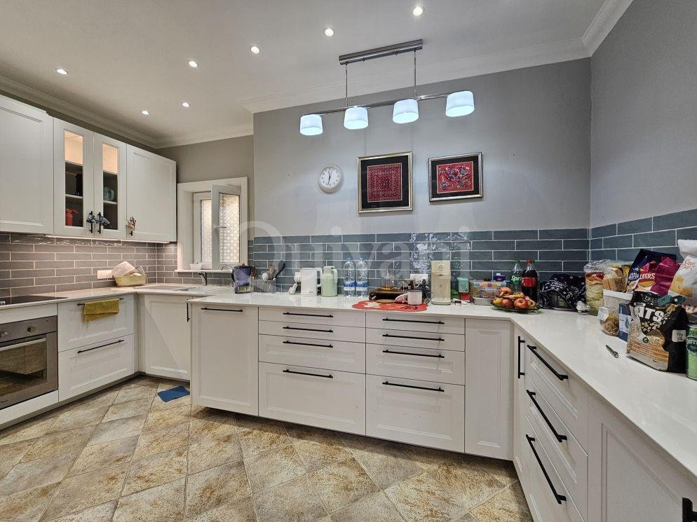 First Floor Duplex Maisonette + Terraces