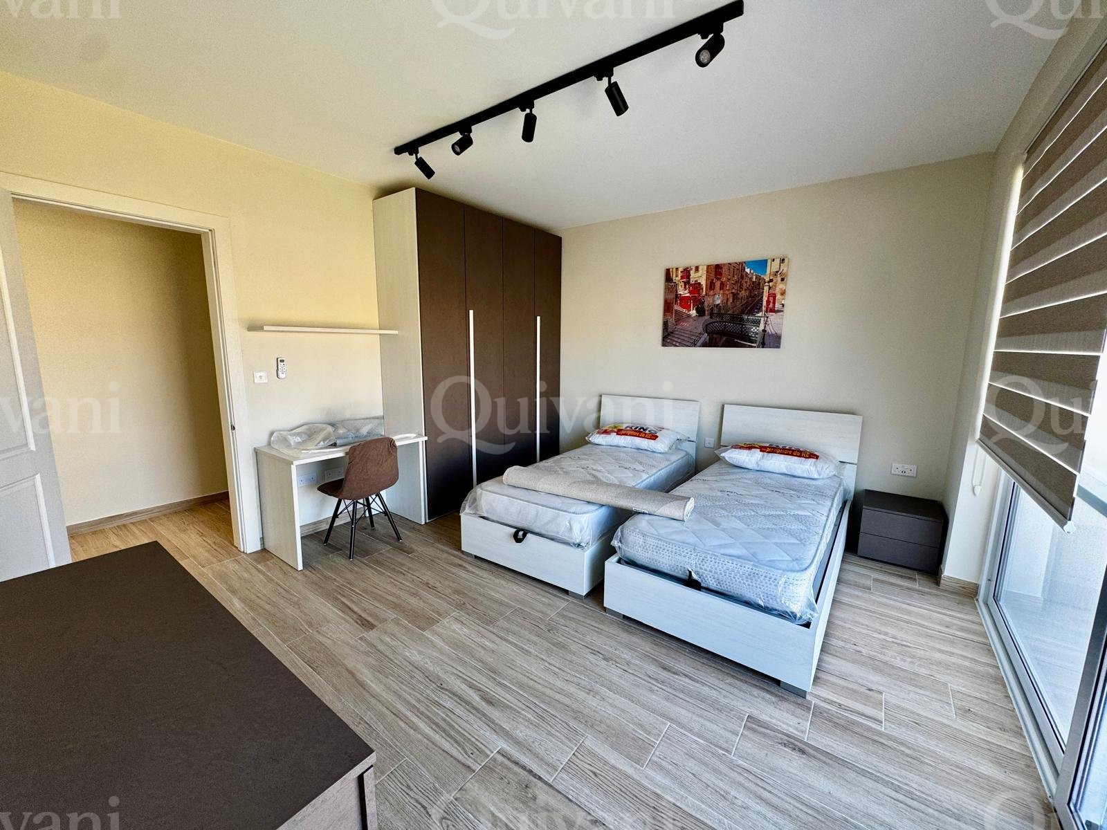Fontana, Luxury Apartment