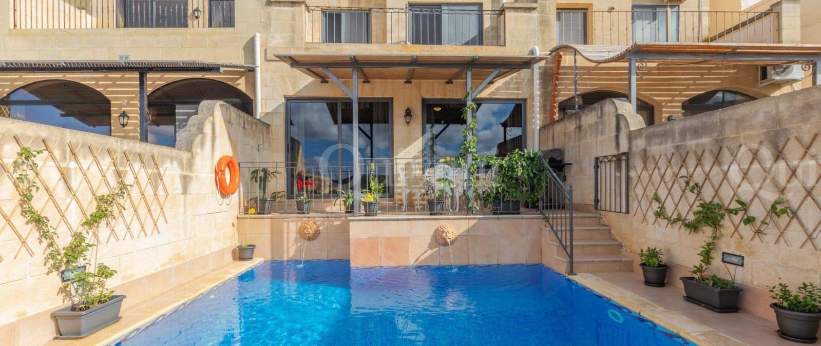 Xaghra, Terraced House