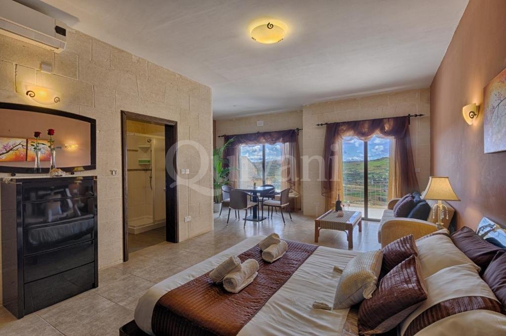 Xaghra, Terraced House