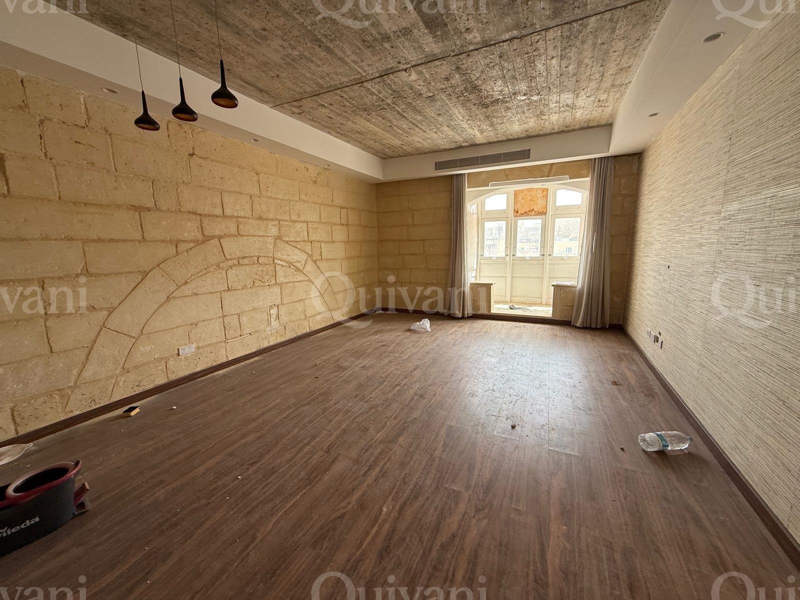 Penthouse with 180 degree views in Valletta