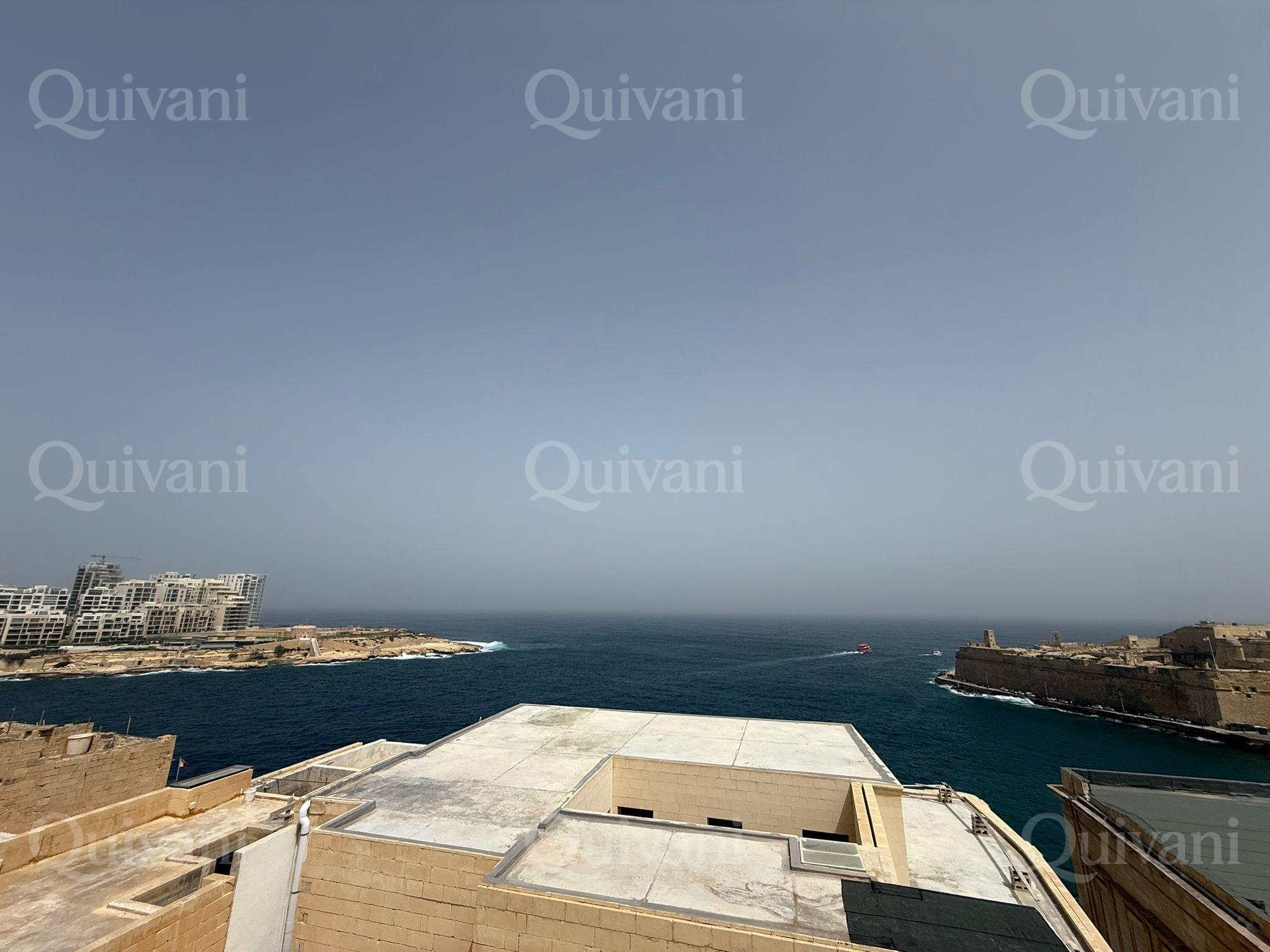 Penthouse with 180 degree views in Valletta