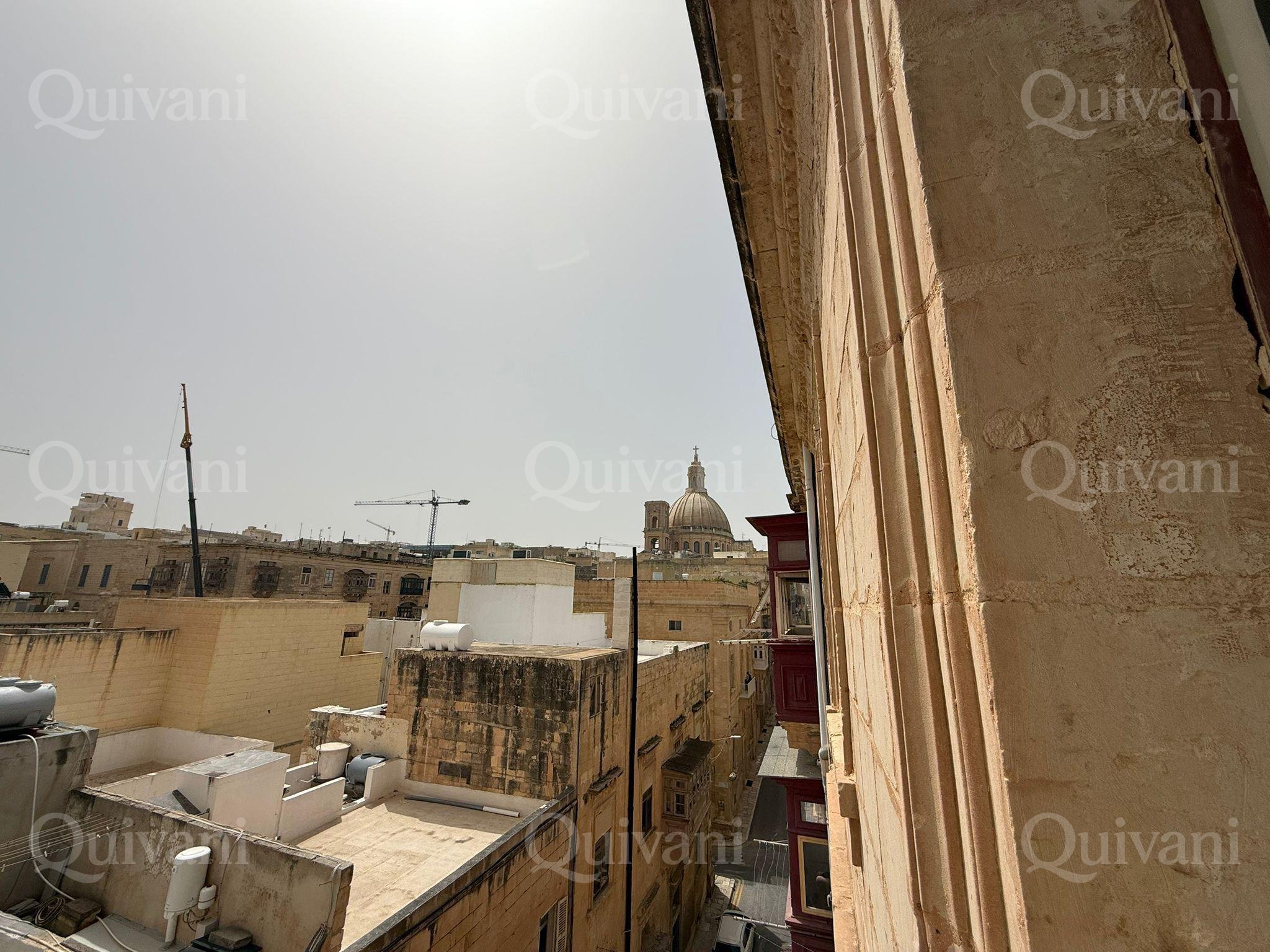 Penthouse with 180 degree views in Valletta