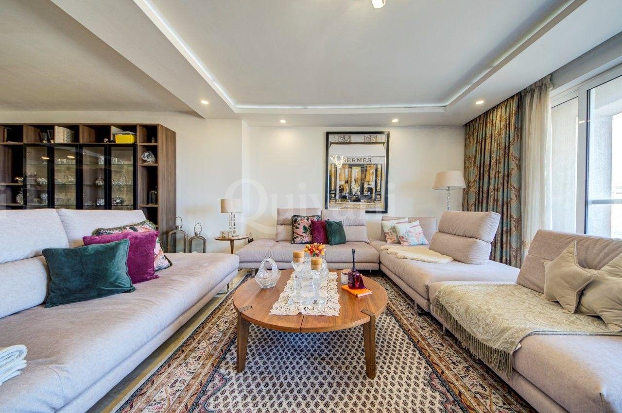Fully Furnished Three Bedroom Luxury Apartment