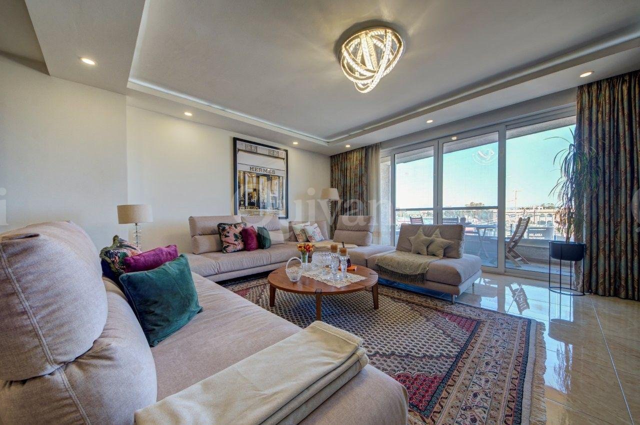 Fully Furnished Three Bedroom Luxury Apartment