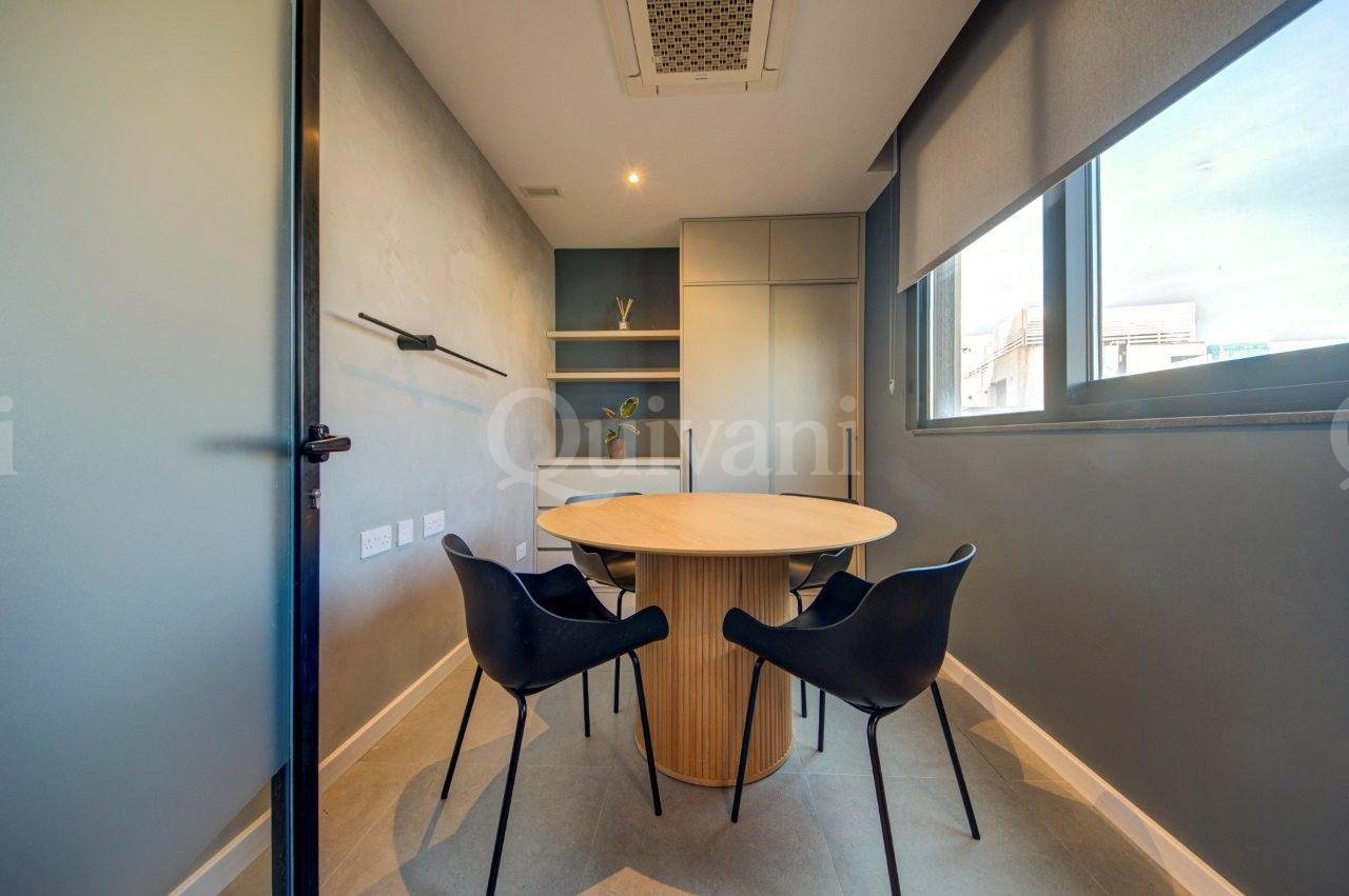 Paceville, Finished, Office