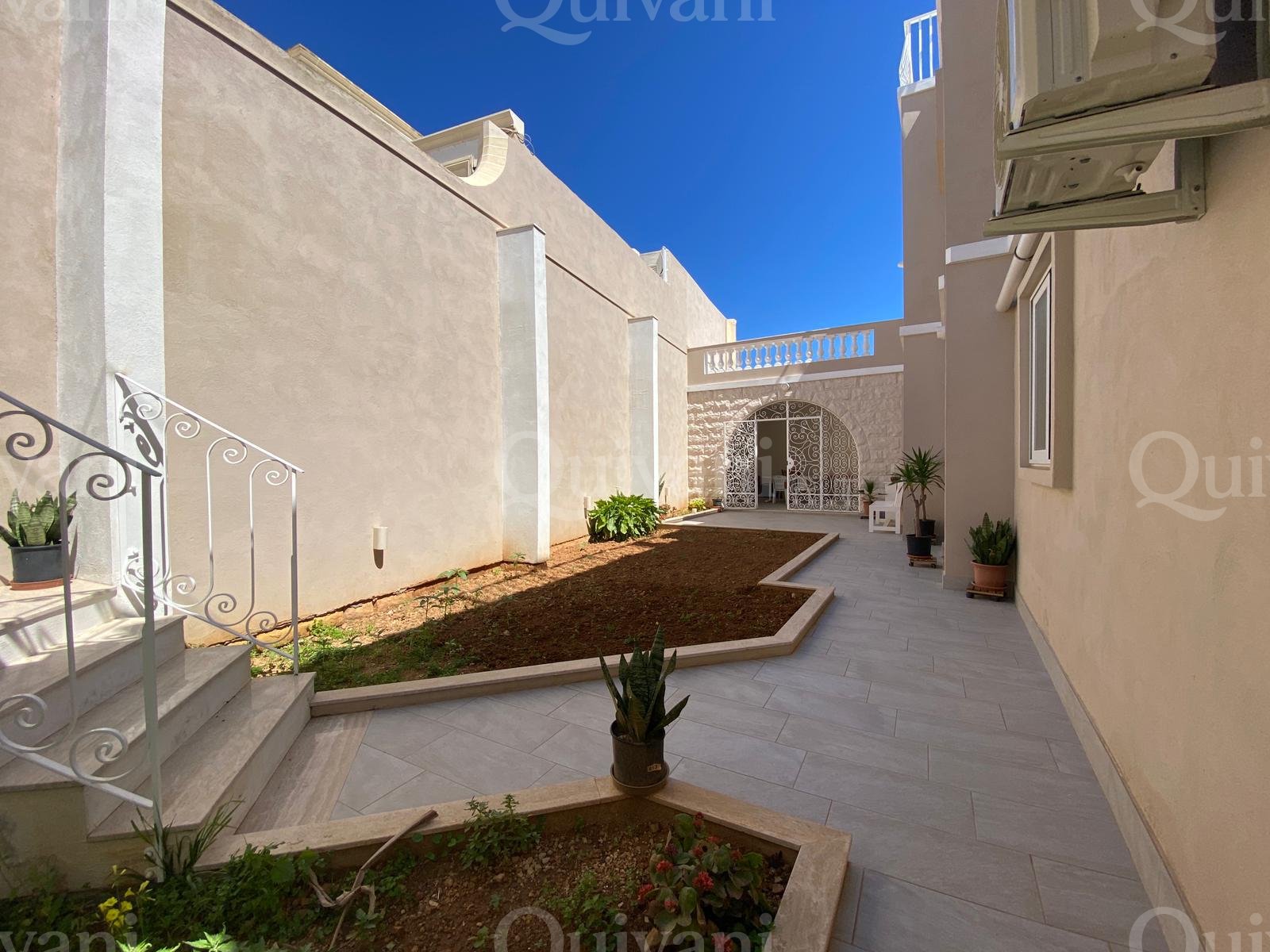 Qawra, Maisonette
