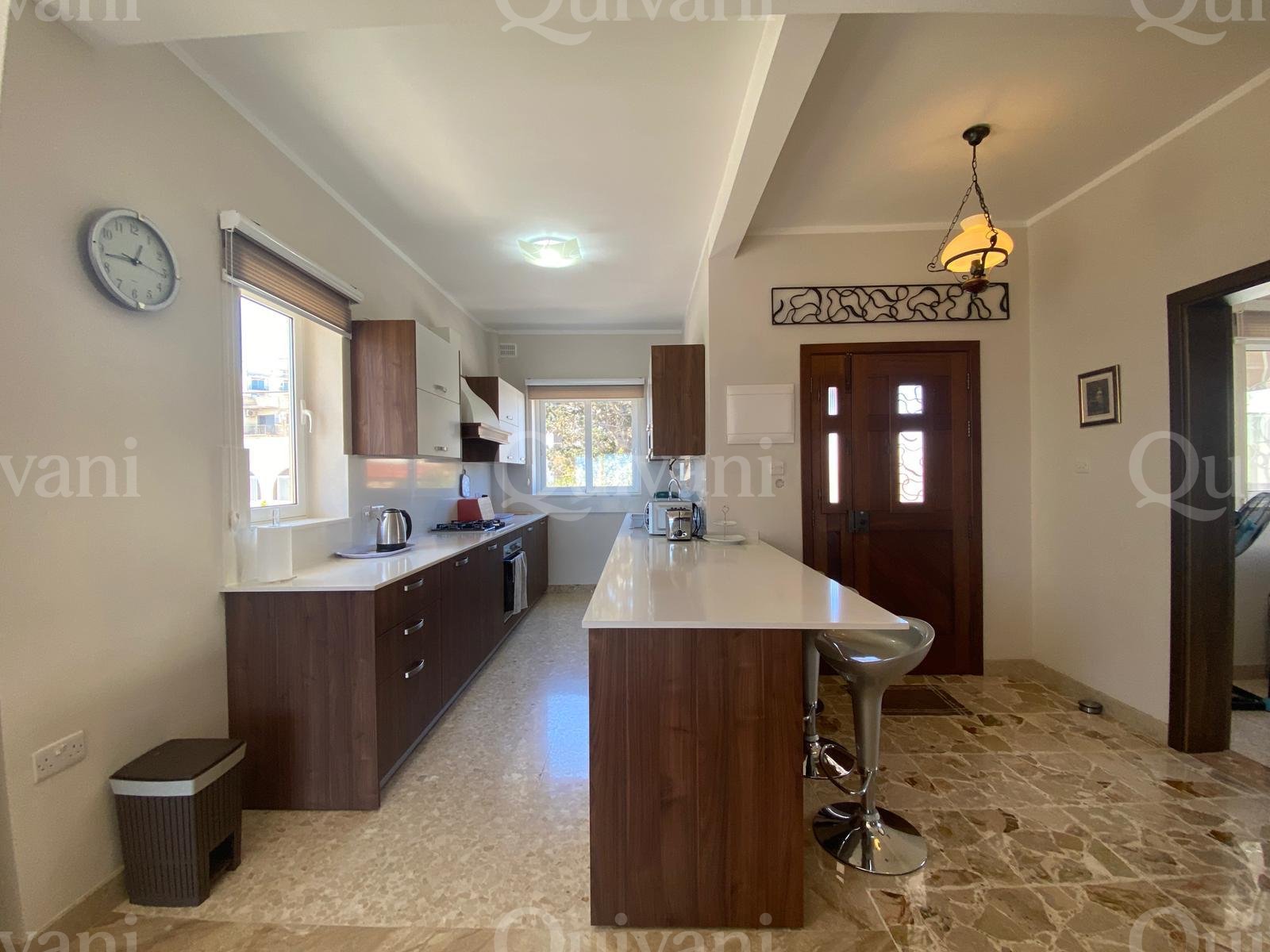 Qawra, Maisonette