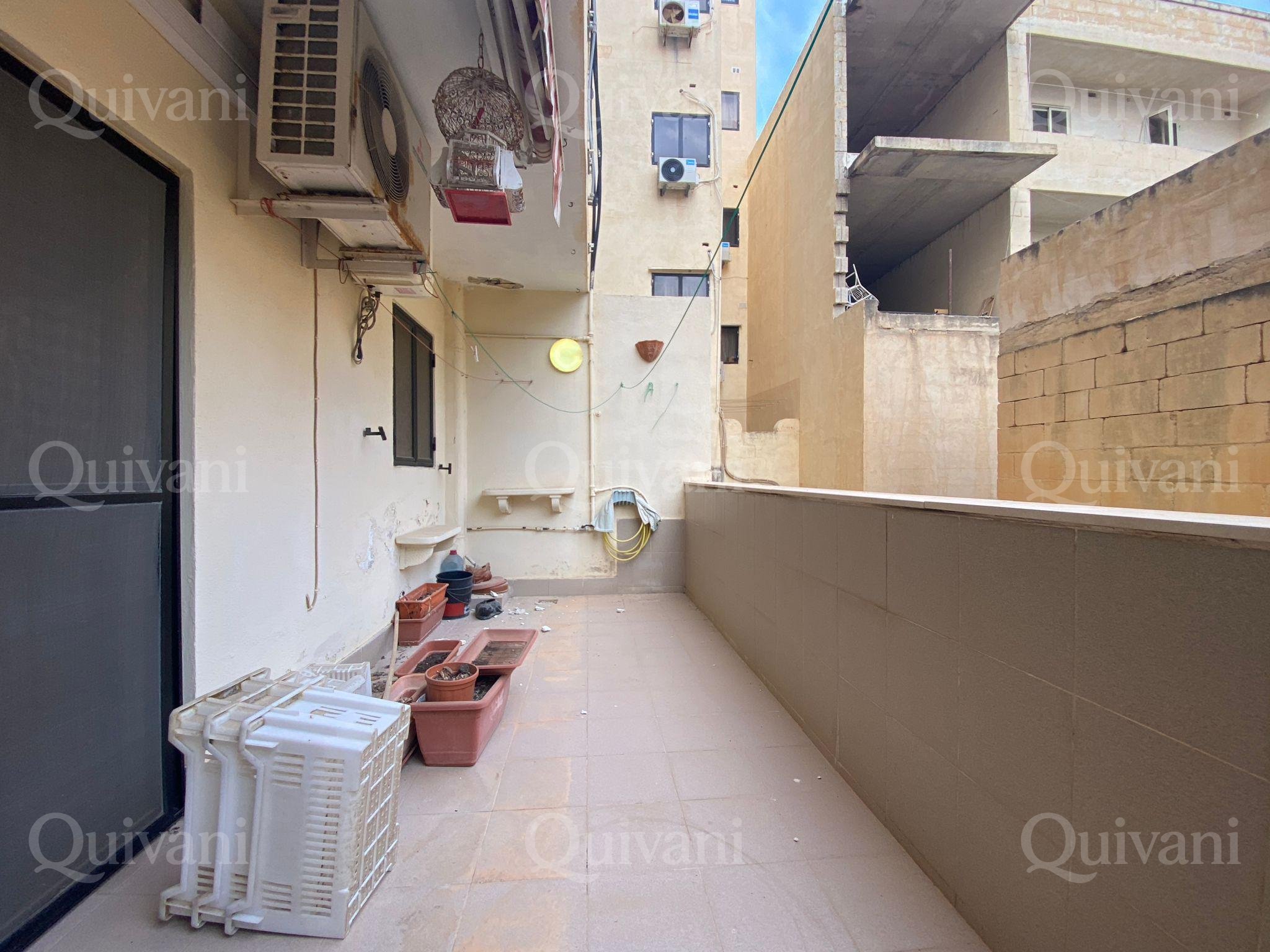 Qawra, Apartment