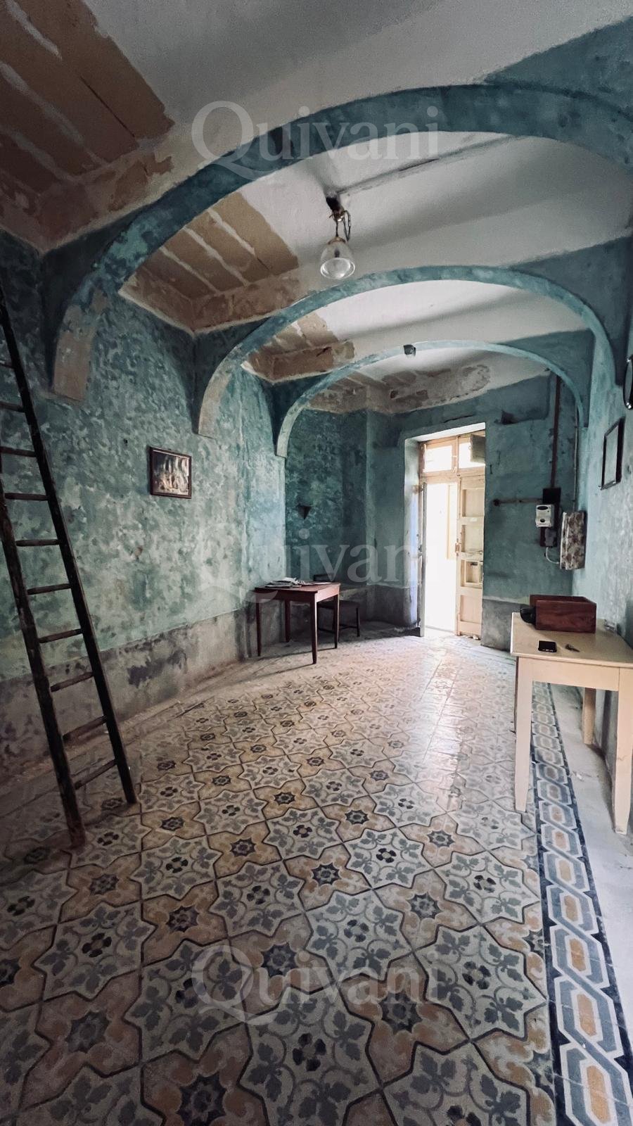 UCA Unconverted House of Character