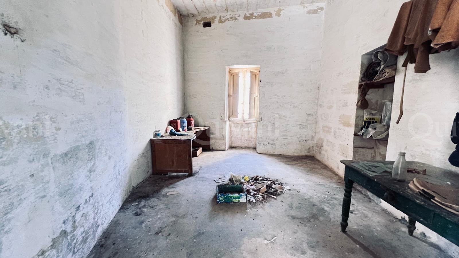 UCA Unconverted House of Character