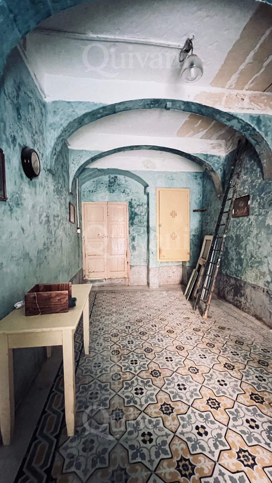 UCA Unconverted House of Character