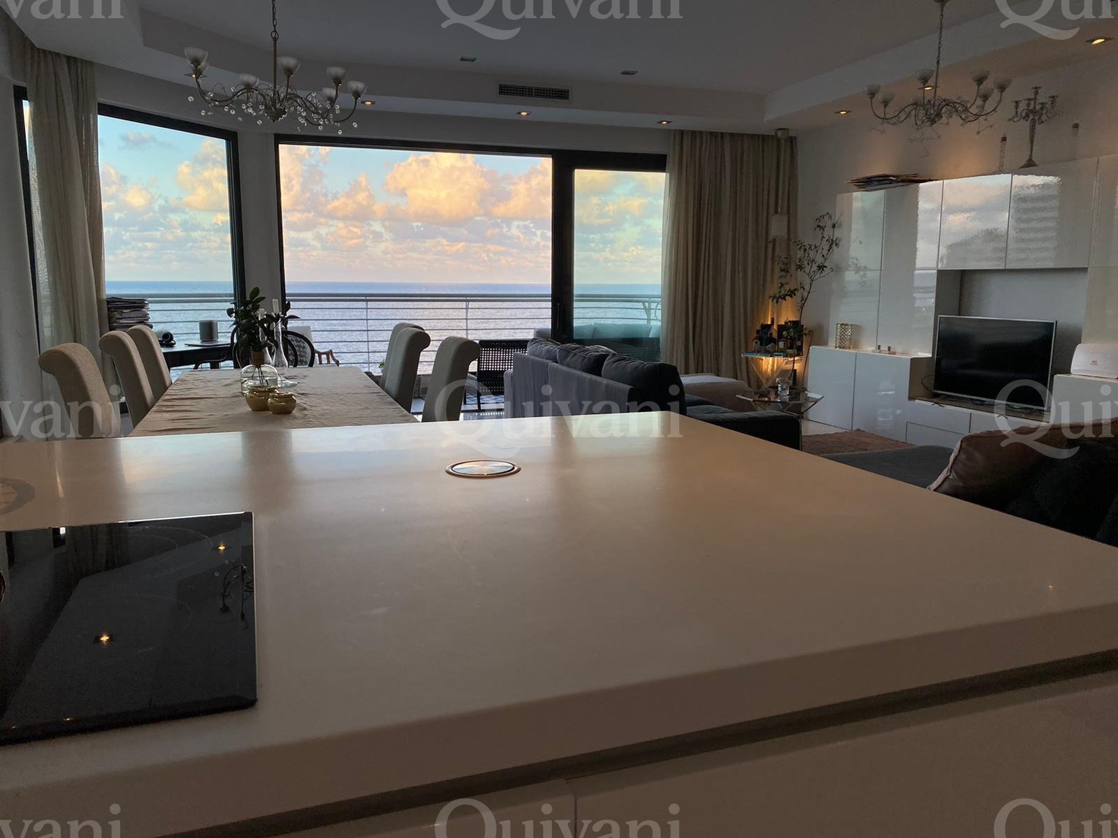 Stunning 3 bedroom seafront apartment Sliema
