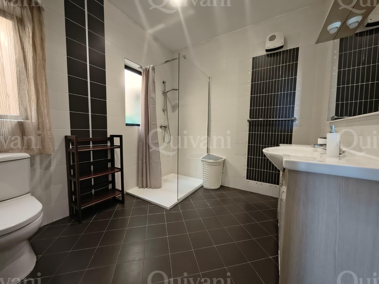 Large Modern Duplex Maisonette in Pembroke