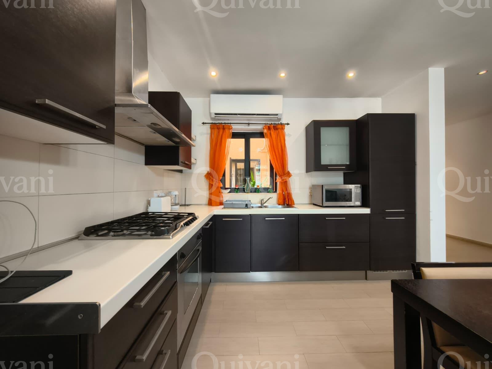 Large Modern Duplex Maisonette in Pembroke