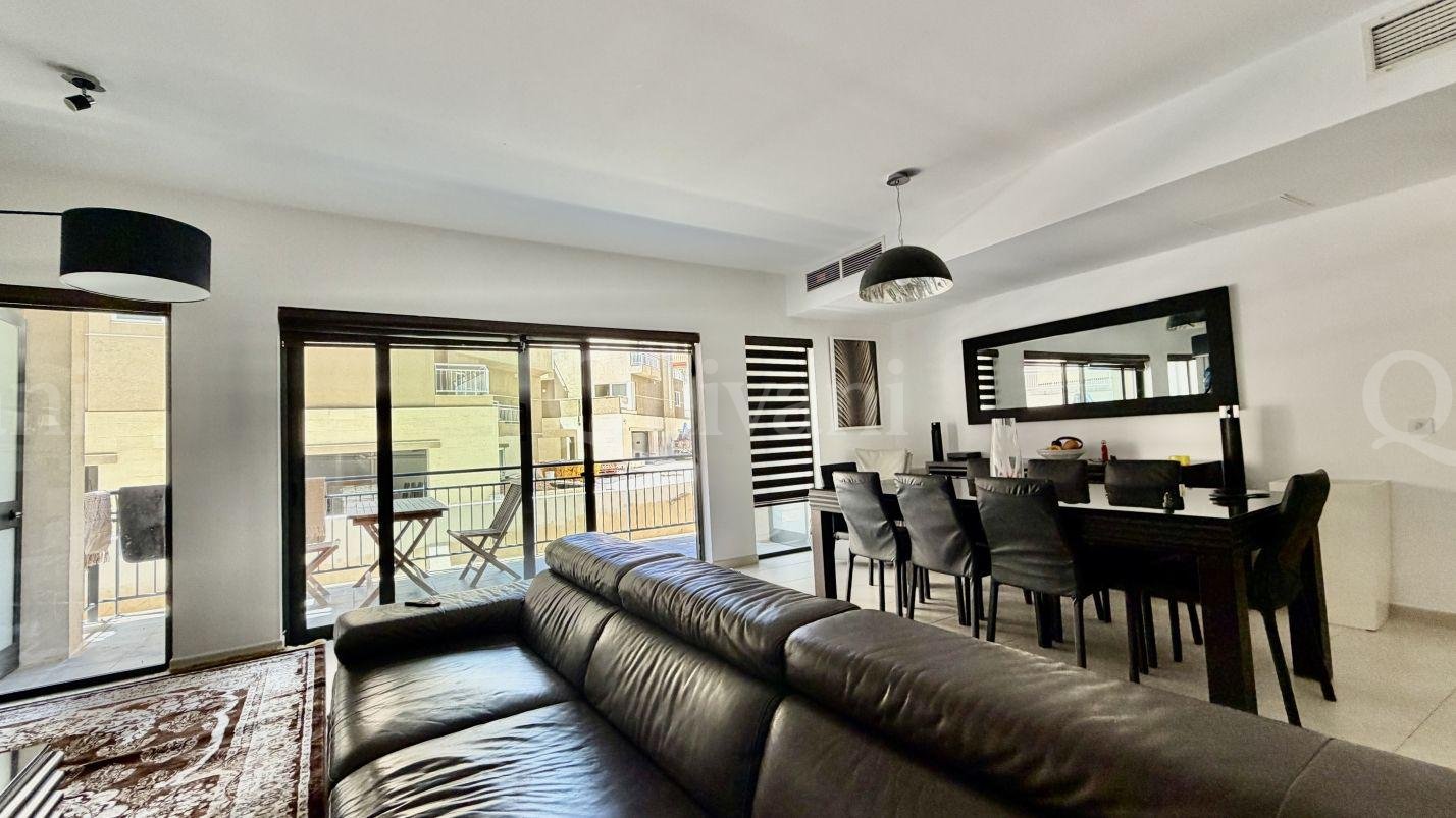 Pendergardens, Furnished Apartment
