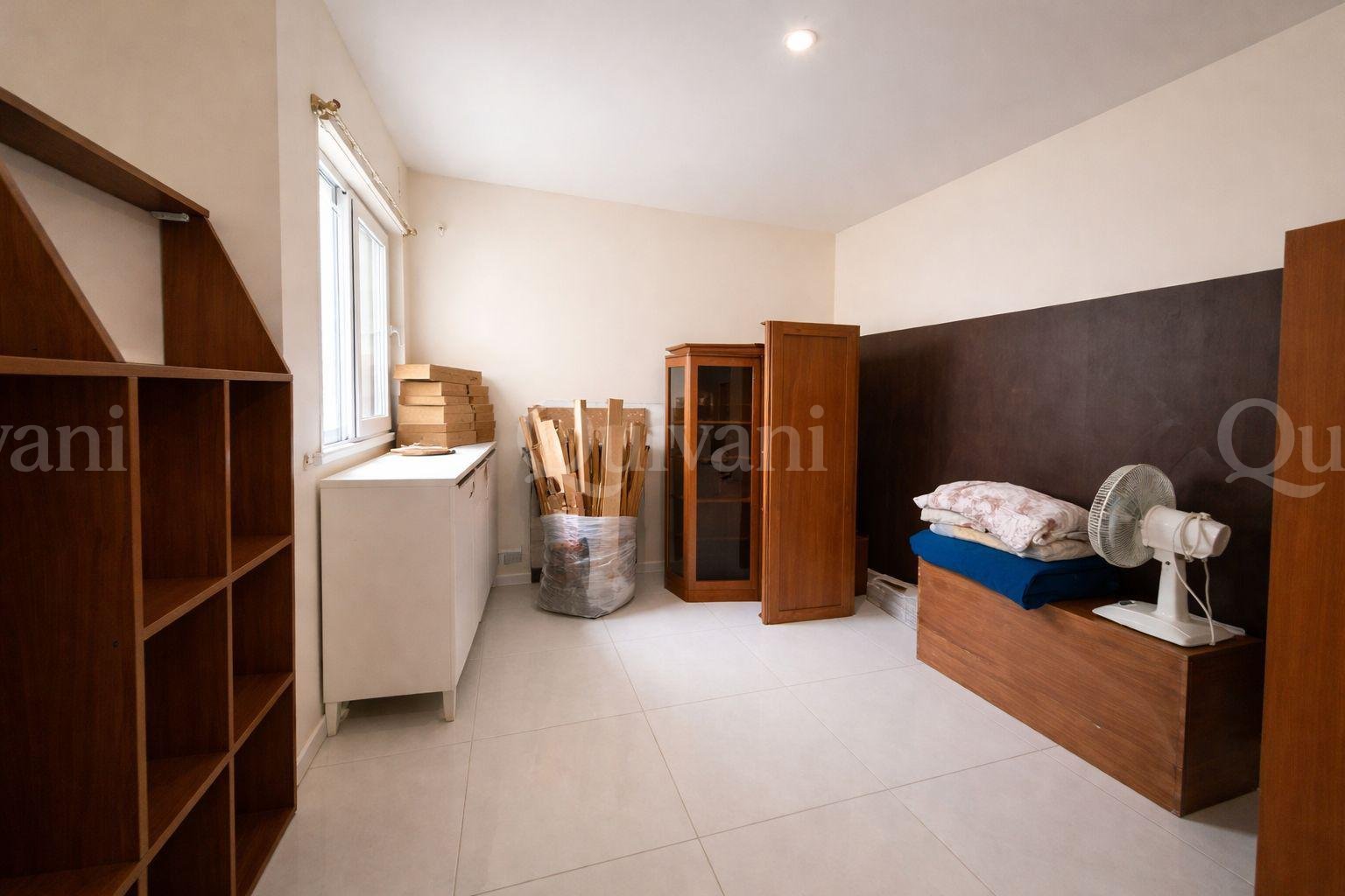 Large West facing furnished apartment