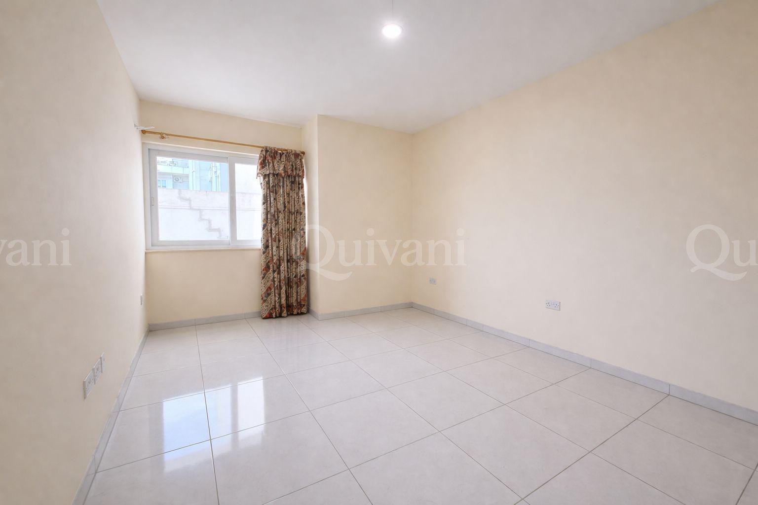 Large West facing furnished apartment