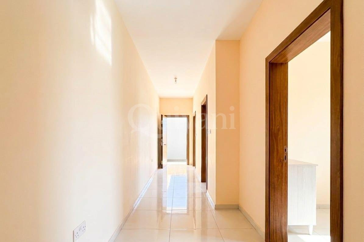 Large West facing furnished apartment