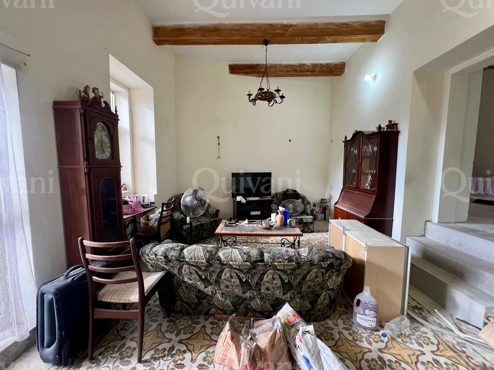 Unconverted 1st Floor Maisonette