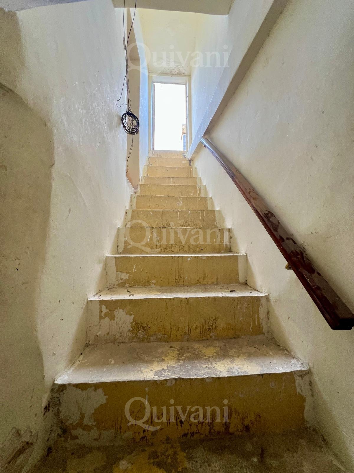 Unconverted 1st Floor Maisonette