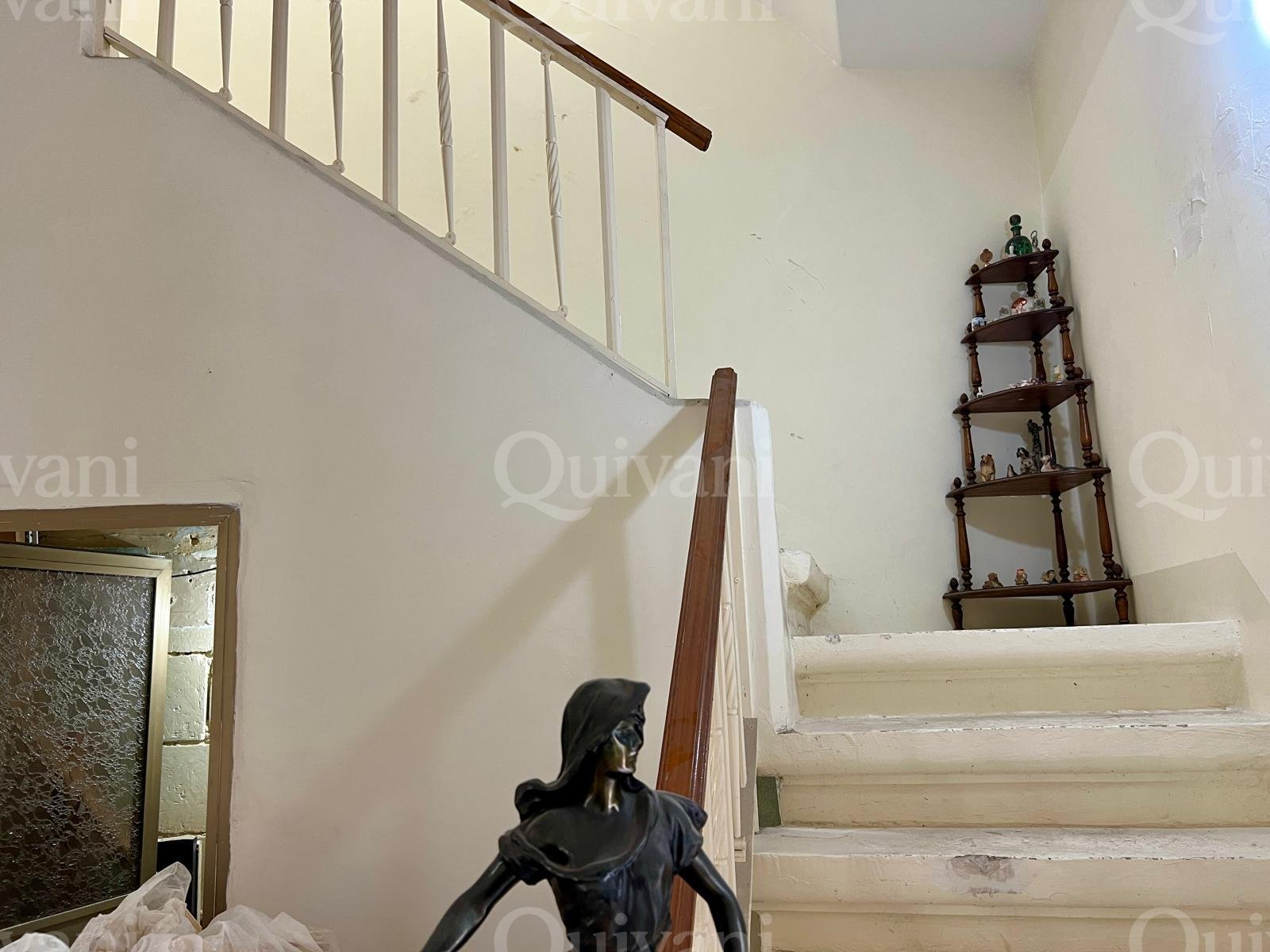 Unconverted 1st Floor Maisonette