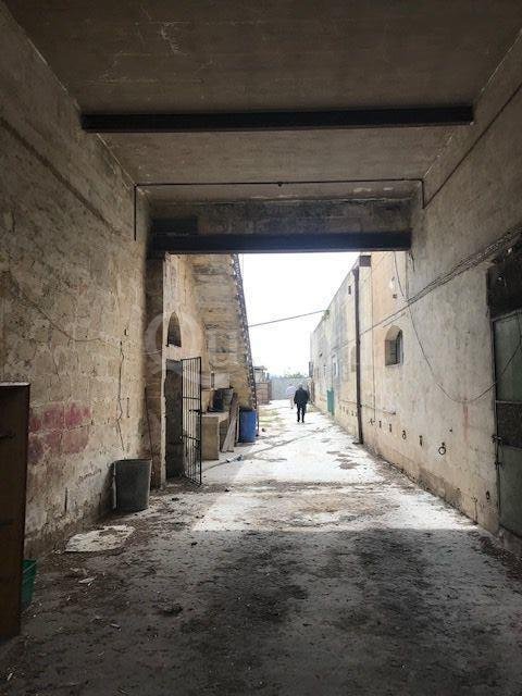 Luqa, Site (Commercial)