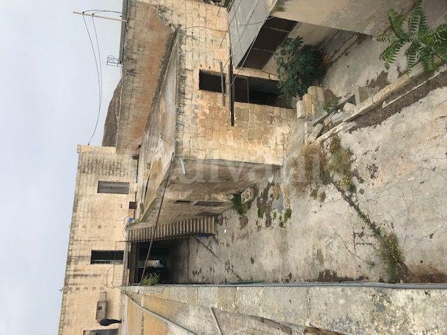 Luqa, Site (Commercial)