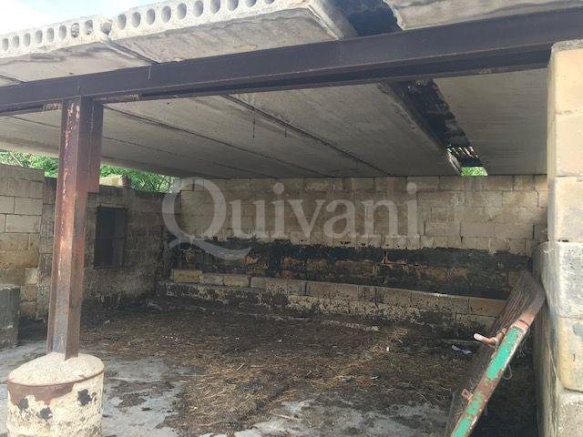 Luqa, Site (Commercial)
